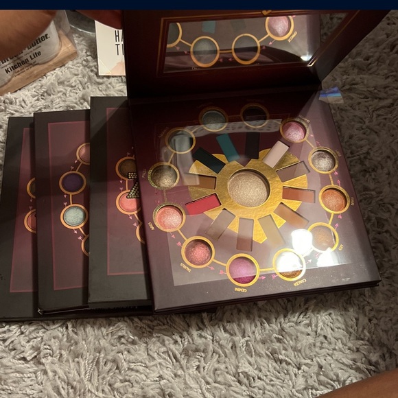 Zodiac pallet - Picture 3 of 3